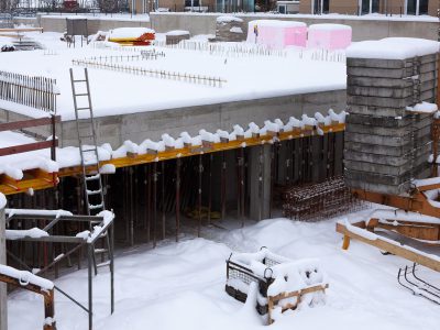 obsluga placow budowy zima 400x300 - Obsługa placów budowy zimą